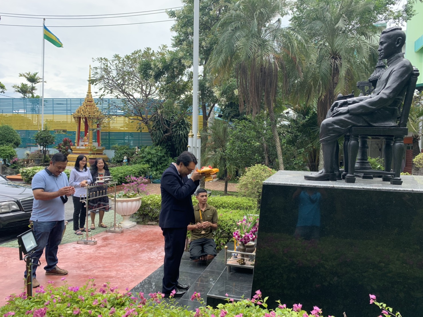 ยินดีต้อนรับ​ ดร.เจนการณ์ เพียงปราชญ์ ย้ายมาดำรงตำแหน่งผู้อำน​ว​ยการ​โรงเรียน​มัธยม​วัด​นายโรง​